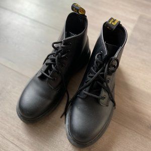 Dr. Martens Women shoes